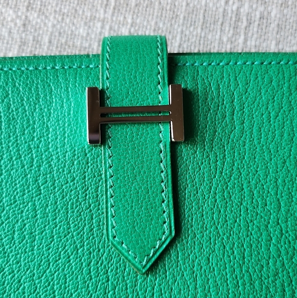 Authentic Hermes Menthe Chevre Bearn Wallet - Picture 8 of 11